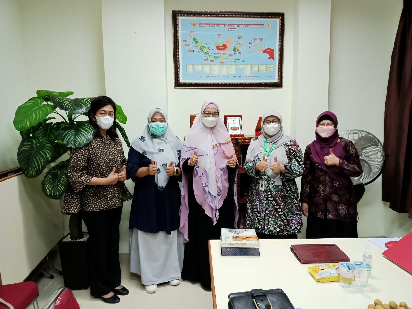 Read more about the article Kunjungan Dekan FKep UNHAS dan Ka Prodi D3 Keperawatan ke Kantor Sekretariat AIPViKI